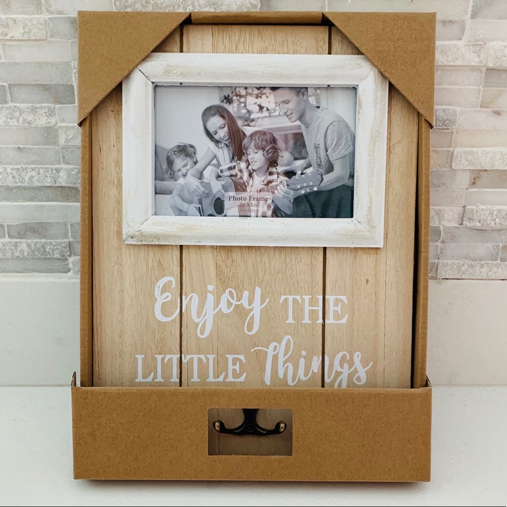 Rustic Farmhouse Wood Picture Frame & Wall Hook